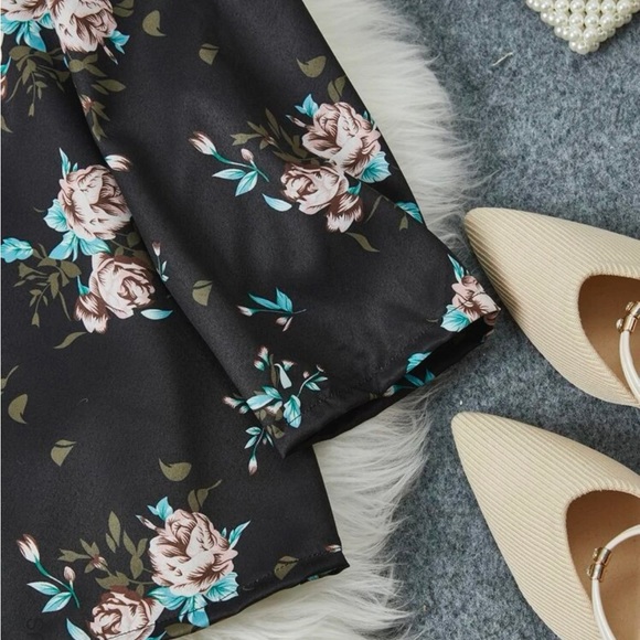 🪷SHEIN Long Sleeve Lightweight Blouse 🪷 - Picture 3 of 5